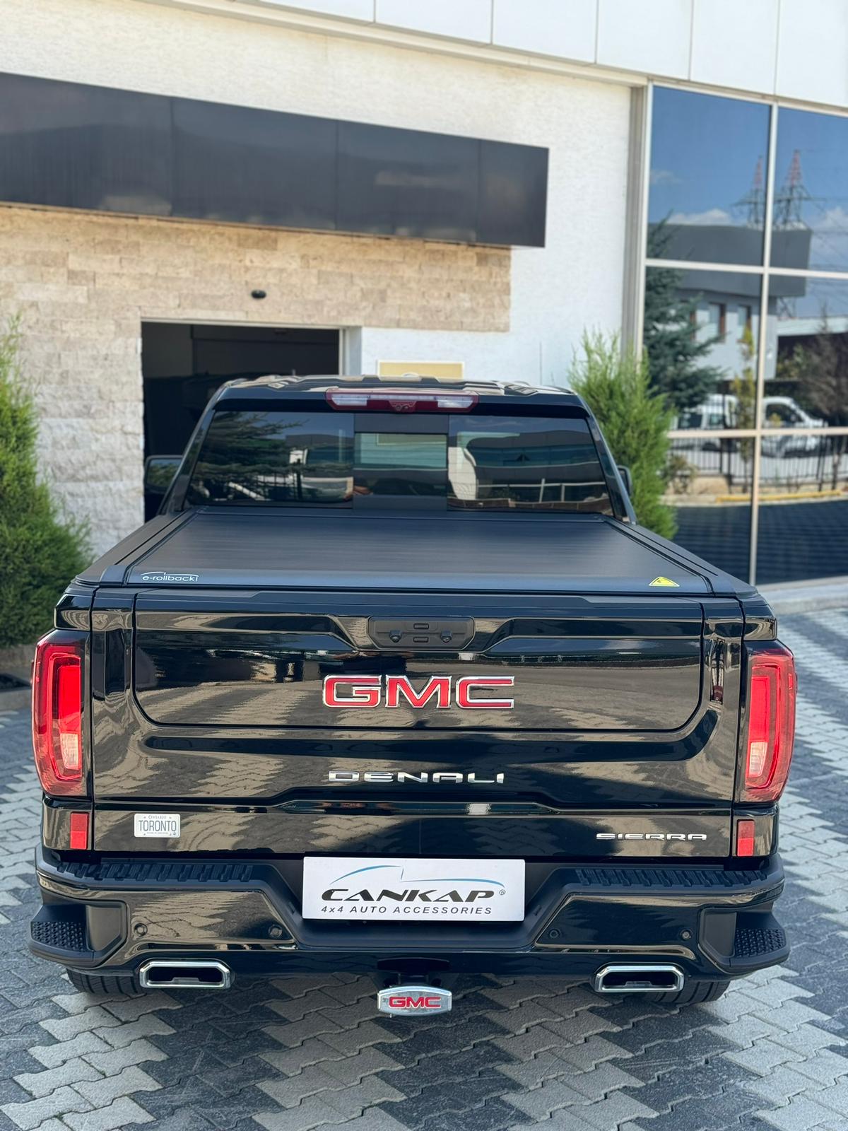 GMC SIERRA DENALI