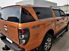 Sammit هو TL1 GLASS CABINET